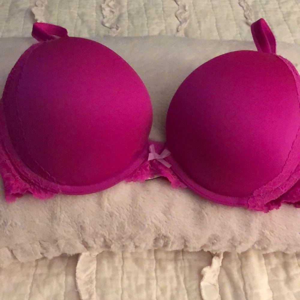 Victoria Secret Bra - Picture 6 of 8